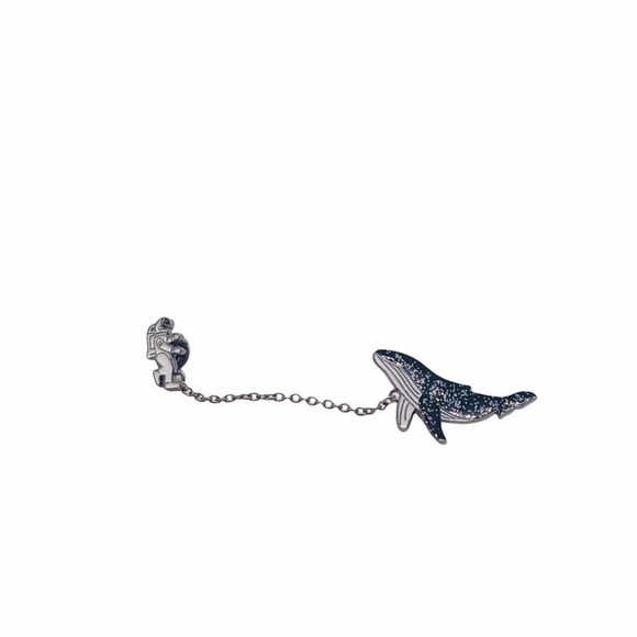 Spaceman and space whale lapel pin, brooch. - Picture 3 of 7